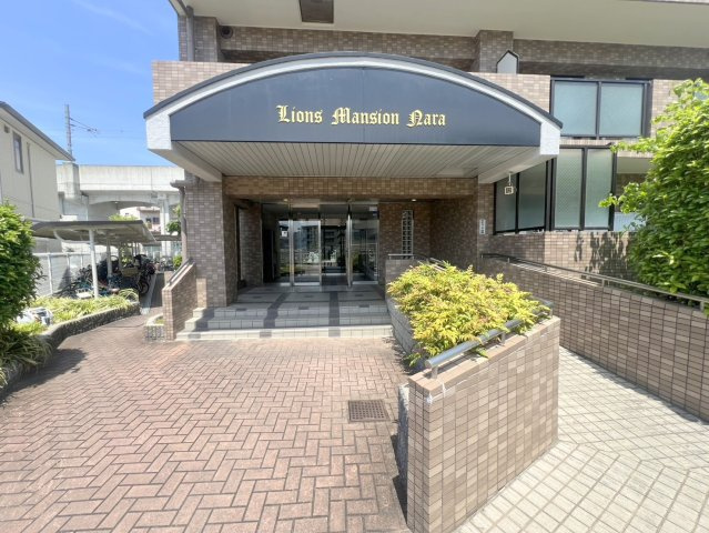 ライオンズマンション奈良のロビー