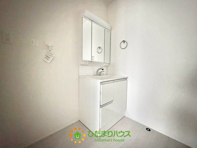蓮田市江ヶ崎　新築一戸建て　グラファーレの独立洗面台