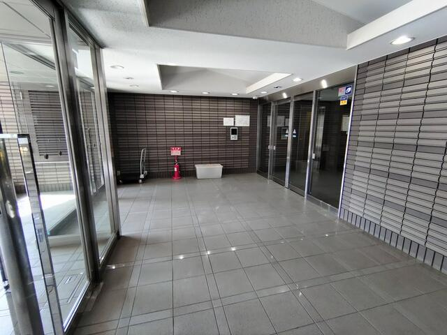 ウェルコート市川のロビー