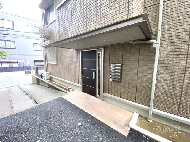 プリムヴェール十番館のエントランス|建物入り口です☆彡