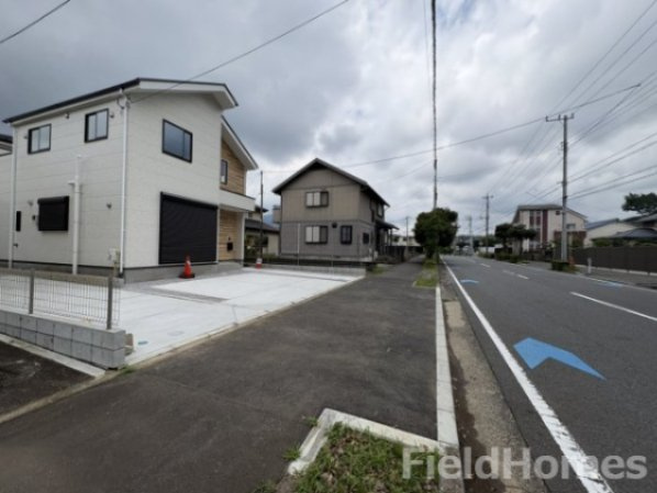 厚木市鳶尾4丁目新築戸建て　1期1号棟の前面道路含む現地写真|前面道路含む現地写真です。