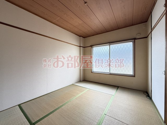 リバーコーポの和室|明るい和室です