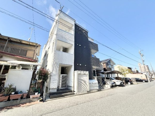 CRASTINE烏森町8丁目の外観