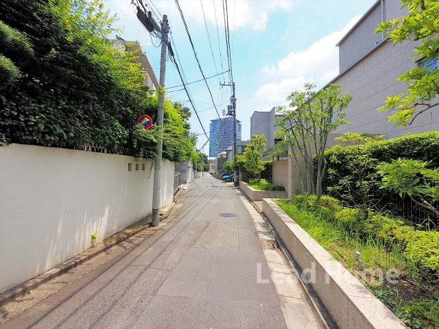 【その他】 | アトウェル神山 | 前面道路