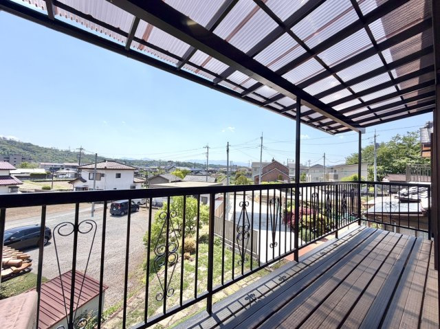 【中古戸建】安中市安中4丁目のバルコニー|■バルコニー｜空が見える広々としたバルコニー♪家族で星空観賞ができて夜が楽しみになりますね☆