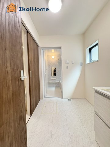 明石市藤が丘1丁目　4期　新築戸建の洗面所|【ホームページに現地動画掲載中】●年中無休：当日予約可●建売りでは珍しい広い洗面所です！