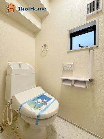 明石市藤が丘1丁目　4期　新築戸建のトイレ|【ホームページに現地動画掲載中】●年中無休：当日予約可●1階・2階ウォッシュレット付のお手洗いです