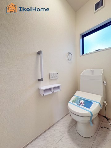 明石市藤が丘1丁目　4期　新築戸建のトイレ|【ホームページに現地動画掲載中】●年中無休：当日予約可●トイレが2か所あるので夜中も楽ちん。