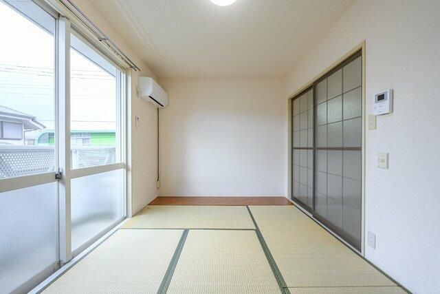 相模原市中央区星が丘１丁目のアパートの居間・リビング