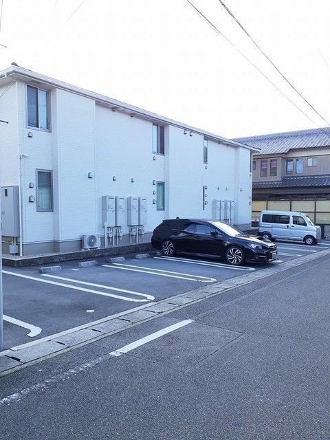 パークハイムシャルマンの駐車場