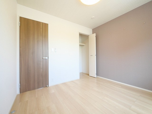 レジデンス　マドカの洋室|使い勝手のいい洋室です