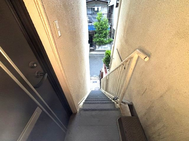中野マンションのエントランス