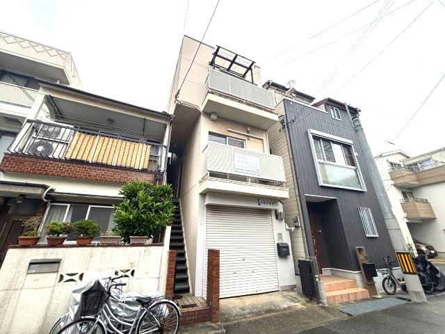 中野マンションの外観