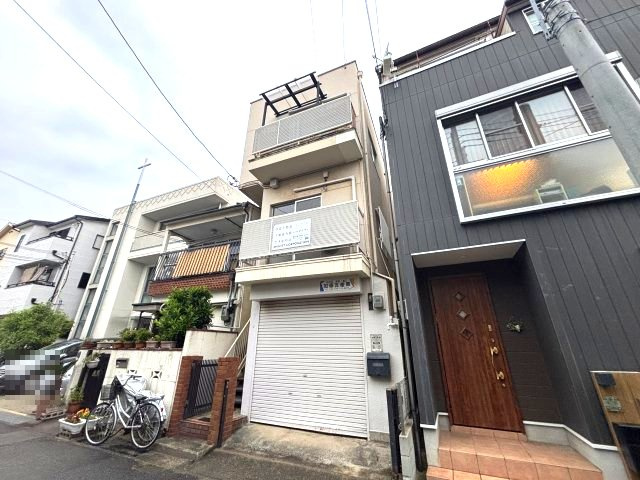 中野マンションの外観