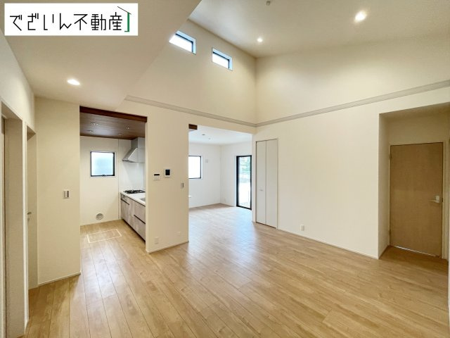 【居間・リビング】 | Livele Garden.S熊谷市肥塚第3　【平屋】新築住宅 | ≪2号棟≫
現地(2026年8月撮影)