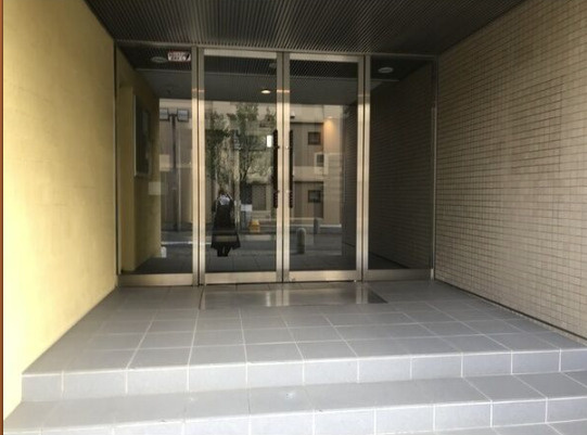甲南山手ミオのエントランス