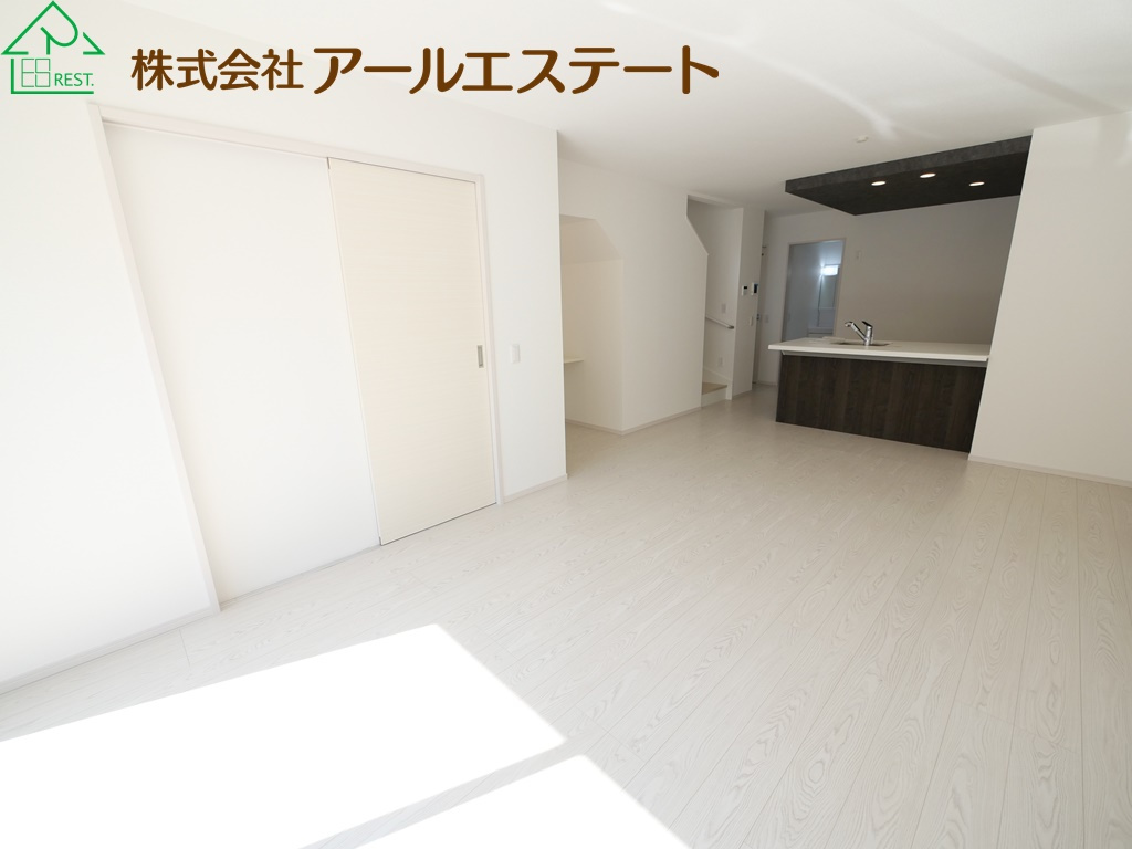加古郡播磨町北本荘１丁目　　　山陽電鉄「播磨町駅」徒歩12分の居間・リビング|令和６年９月撮影時画像となります。　