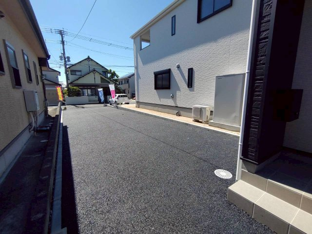 柳川市鍛冶屋町の新築一戸建の駐車場
