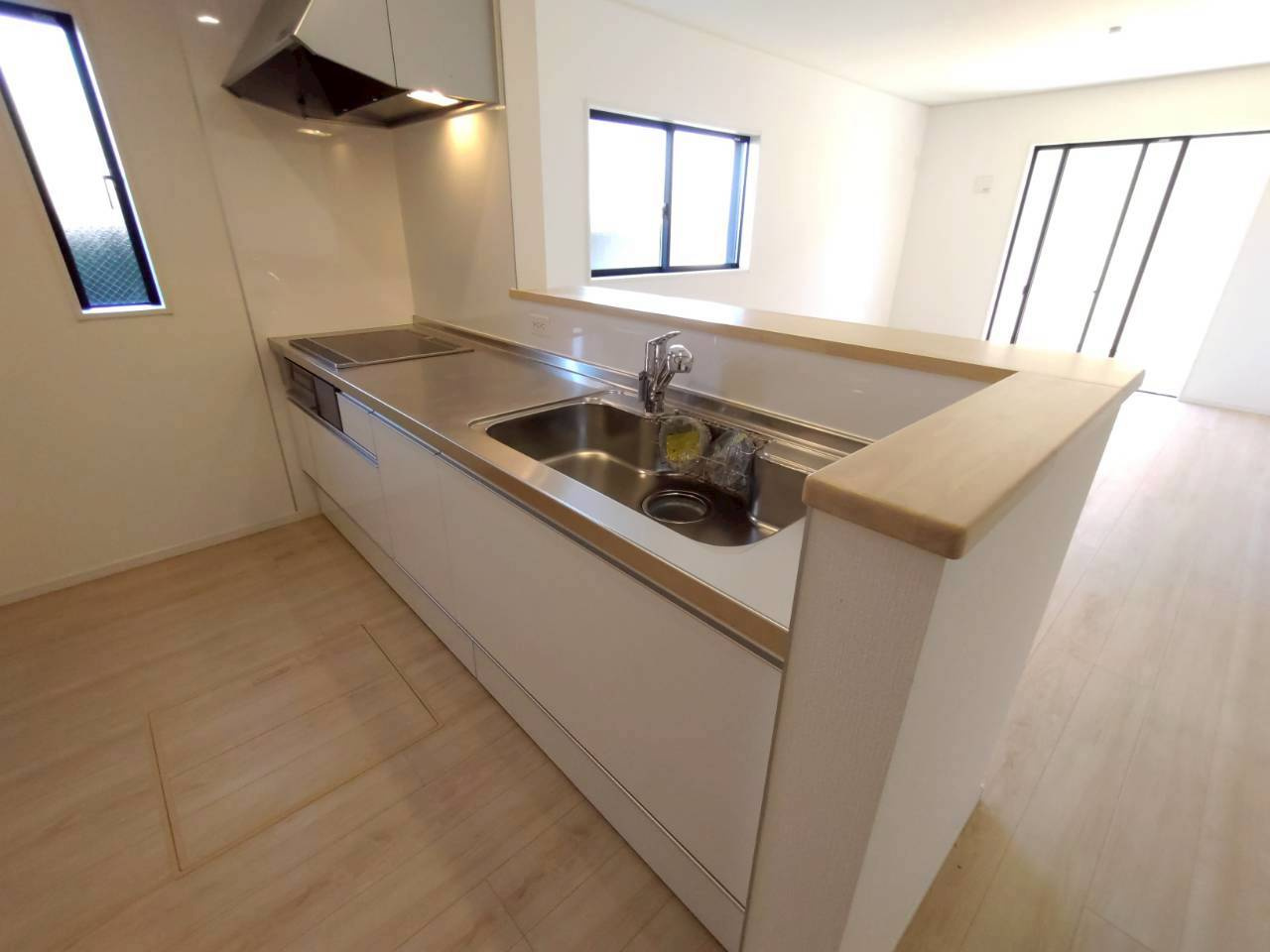 柳川市鍛冶屋町の新築一戸建のキッチン