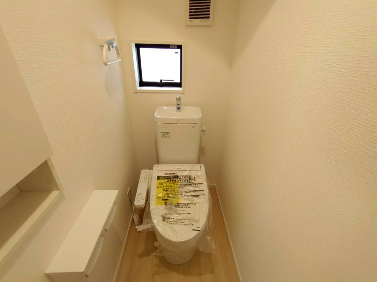 柳川市鍛冶屋町の新築一戸建のトイレ