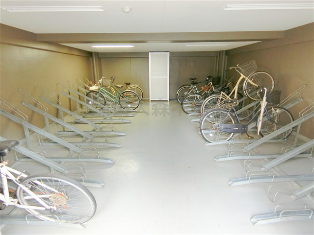 ルーブル東蒲田伍番館のその他共用部分|屋根付き駐輪場1台無料　ステッカー有