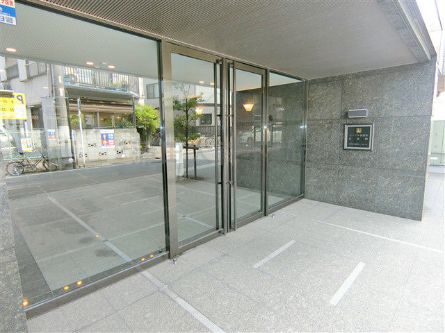 ルーブル東蒲田伍番館のエントランス