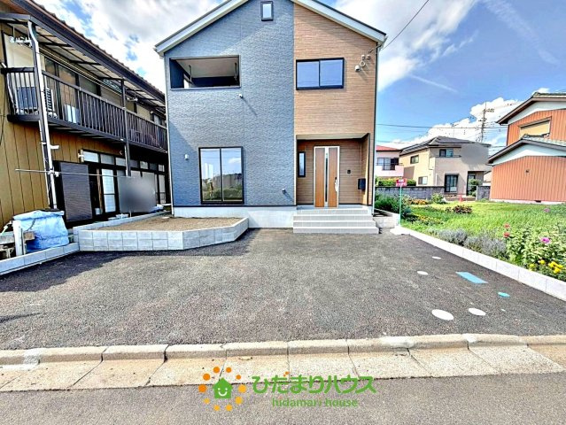 白岡市篠津第7　新築一戸建て　クレイドルガーデンの駐車場|並列で駐車が可能です！