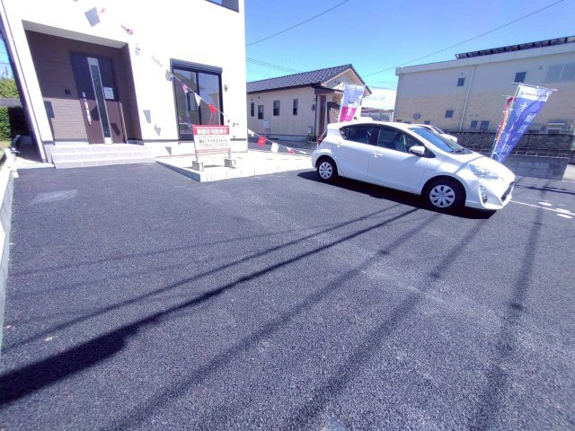 柳川市鍛冶屋町の新築一戸建の駐車場