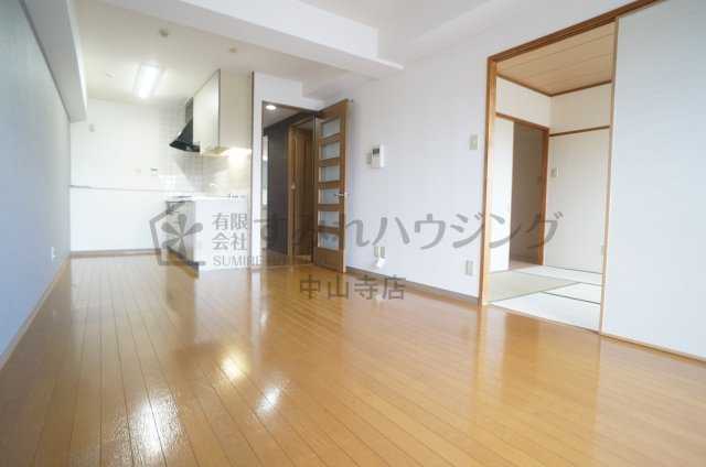 パレ・フルールの居間・リビング