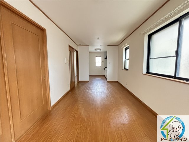 大久保町西島戸建の居間・リビング