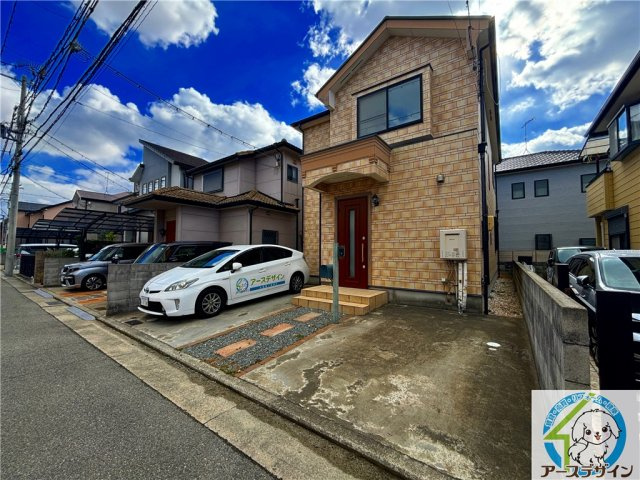 大久保町西島戸建の駐車場