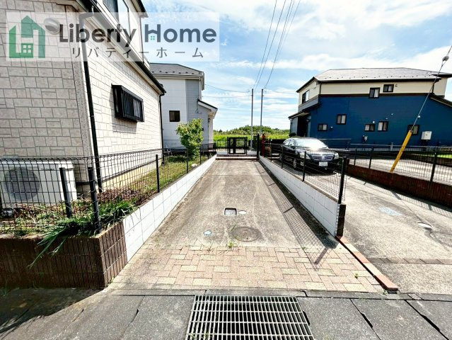 取手市紫水1丁目　中古戸建の駐車場