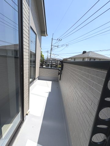 【バルコニー】 | 福岡市城南区樋井川5丁目　A号棟（全2棟）【仲介手数料無料・0円】 | 施工例。施工例は完成時と異なる場合があります。