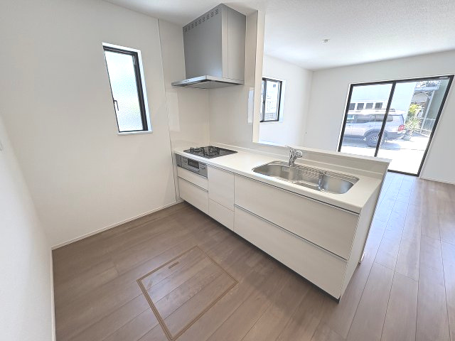 【キッチン】 | 福岡市城南区樋井川5丁目　A号棟（全2棟）【仲介手数料無料・0円】 | 施工例。施工例は完成時と異なる場合があります。