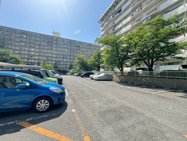 ◆令和６年１月リフォーム完了◆南面バルコニー◆全居室６帖以上◆山科団地Ｃ棟のその他|駐車場