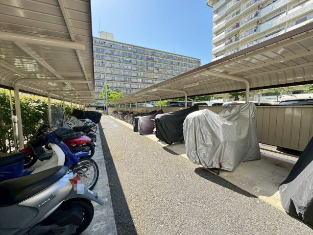 ◆令和６年１月リフォーム完了◆南面バルコニー◆全居室６帖以上◆山科団地Ｃ棟のその他|駐輪場