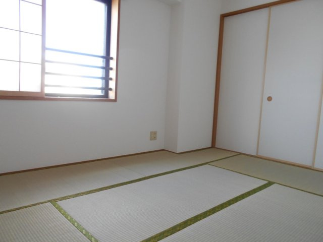 ナイスアーバン大島の和室