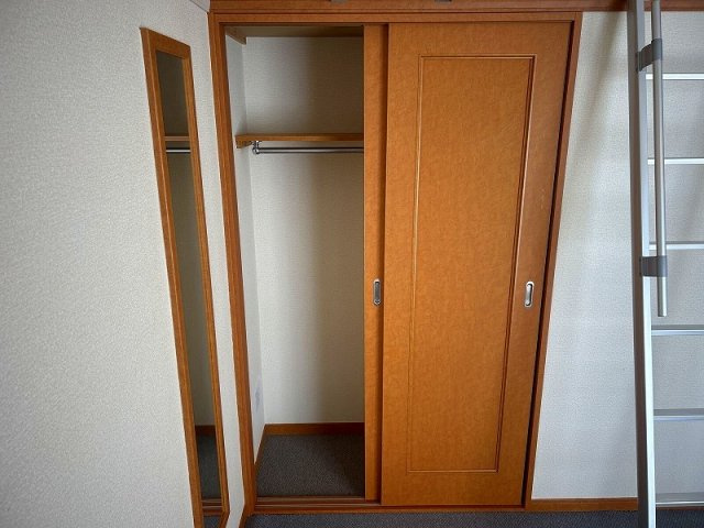 レオパレスウエストサイド白山の内装