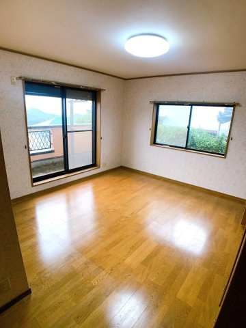 【洋室】 | ◇◆秦野市東田原 中古戸建◆◇ | 2階約9帖の洋室