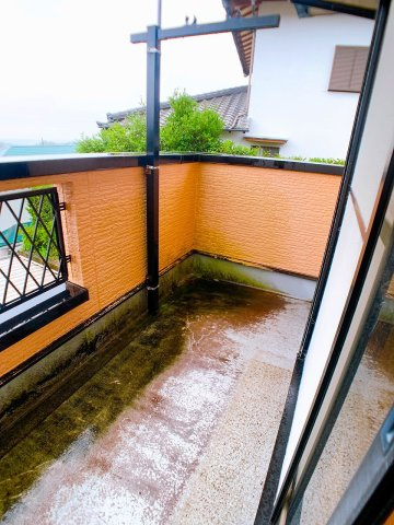 【バルコニー】 | ◇◆秦野市東田原 中古戸建◆◇ | 南東向きの陽当たりの良いバルコニー♪