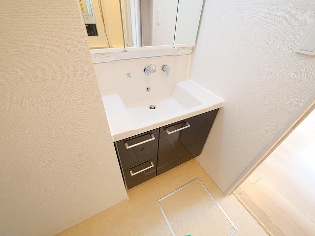 レジデンス　マドカの独立洗面台|独立洗面台で身支度をすべて済ませてしまいましょう