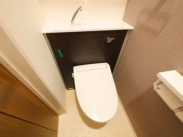 レジデンス　マドカのトイレ|落ち着いた色調のトイレです