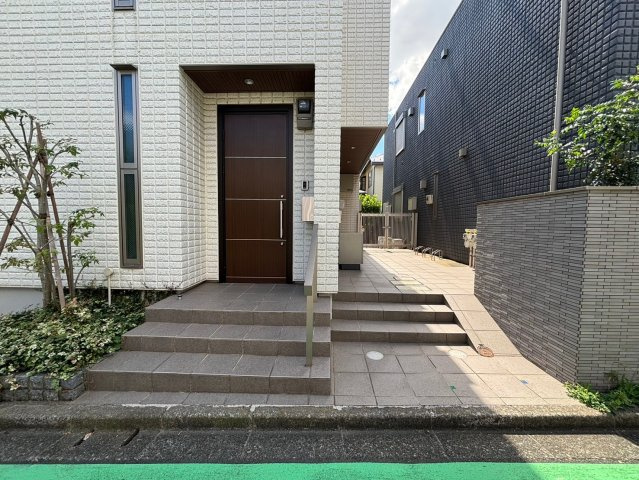 エストのエントランス