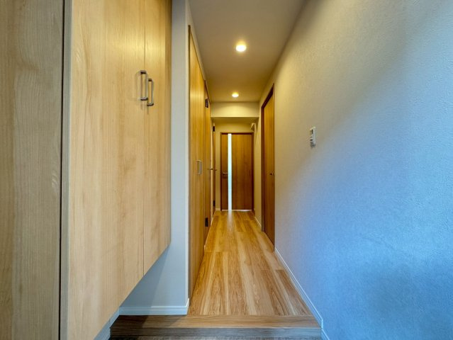 ◆令和８年５月リフォーム完了◆京阪伏見桃山駅徒歩３分◆三方角住戸◆藤和ライブタウン伏見桃山のその他|廊下