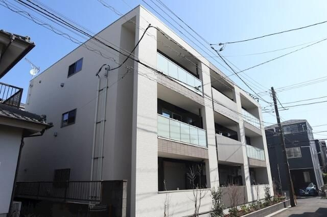 和泉ファーストラウンジの外観