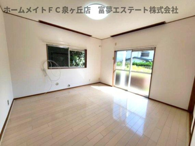 【内装】 | 堺市南区槇塚台戸建 | １階 8帖洋室