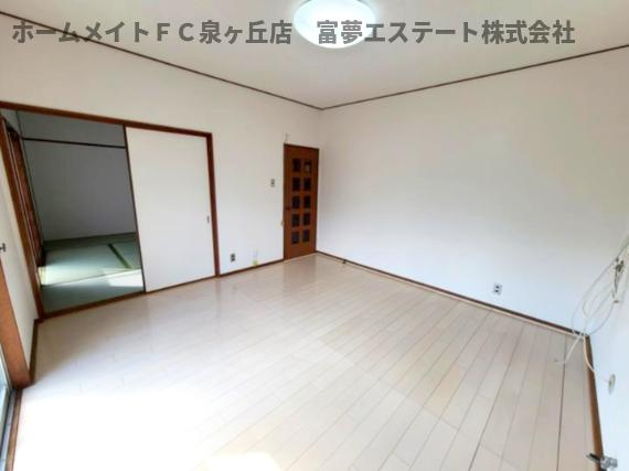 【洋室】 | 堺市南区槇塚台戸建 | １階 8帖洋室