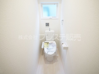 【トイレ】 | 現地写真（２号地２階トイレ）温水洗浄便座を標準装備！