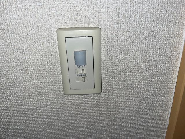 アイランドの内装|人感センサー