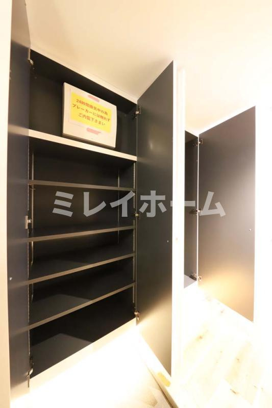 エクセルシオール荏原町の玄関